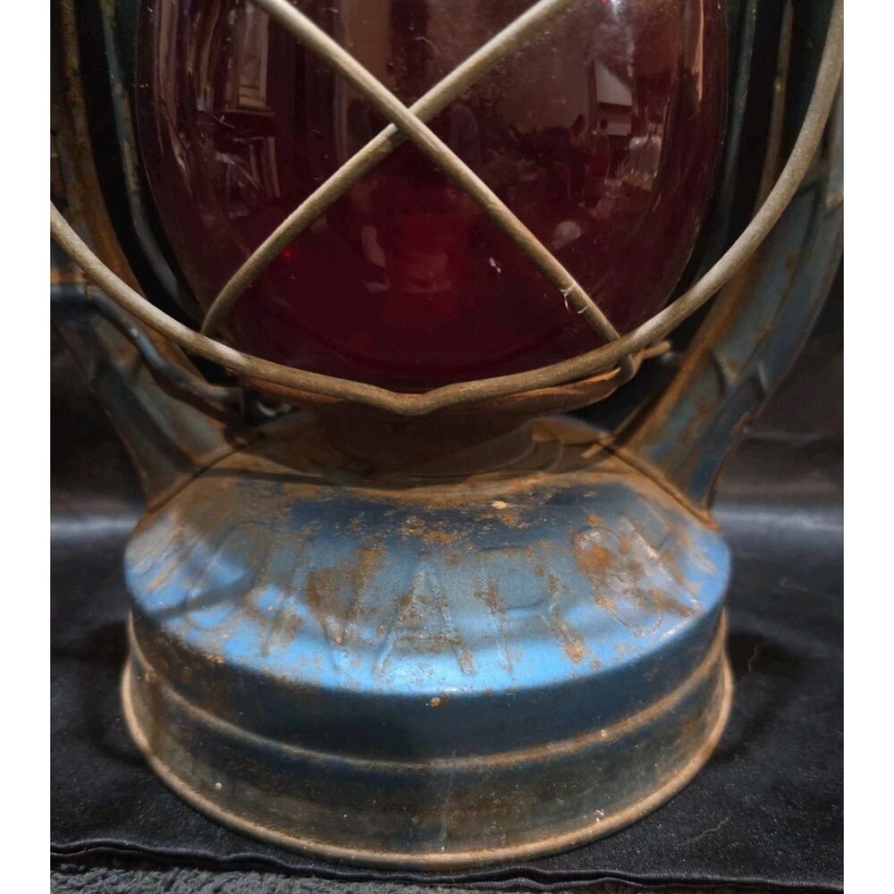Dietz Blue Kerosene Lantern W/ Red Shade 14" Tall - Picture 5 of 7